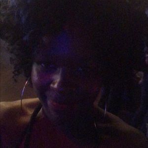 Meet your Posher, Crystal